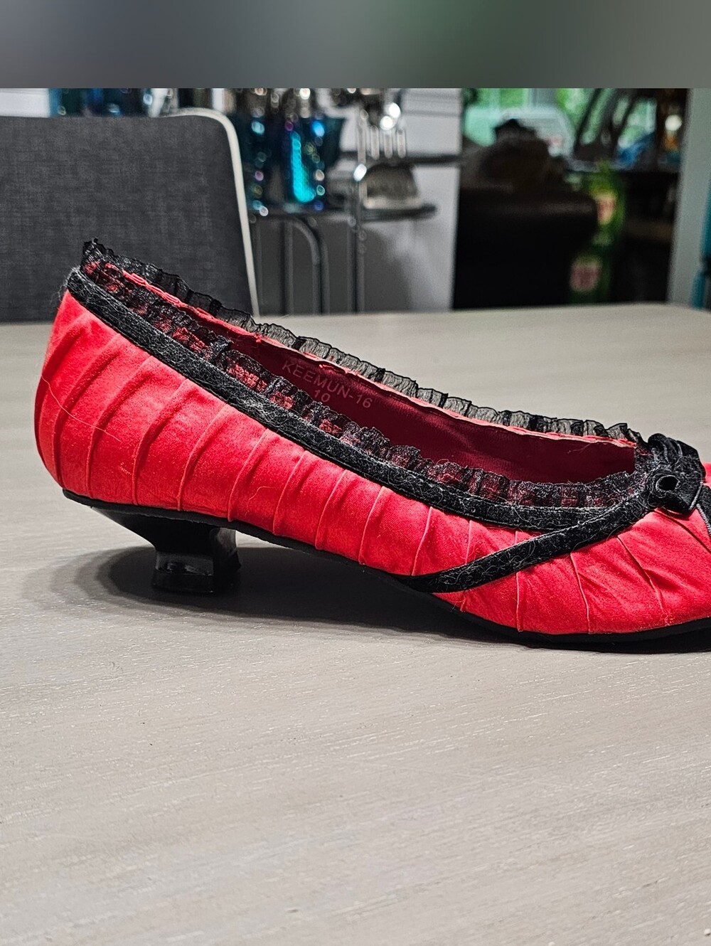 GoMax Keemun-16 Red Satin Kitten Heels - Size 10 - Picture 6 of 9